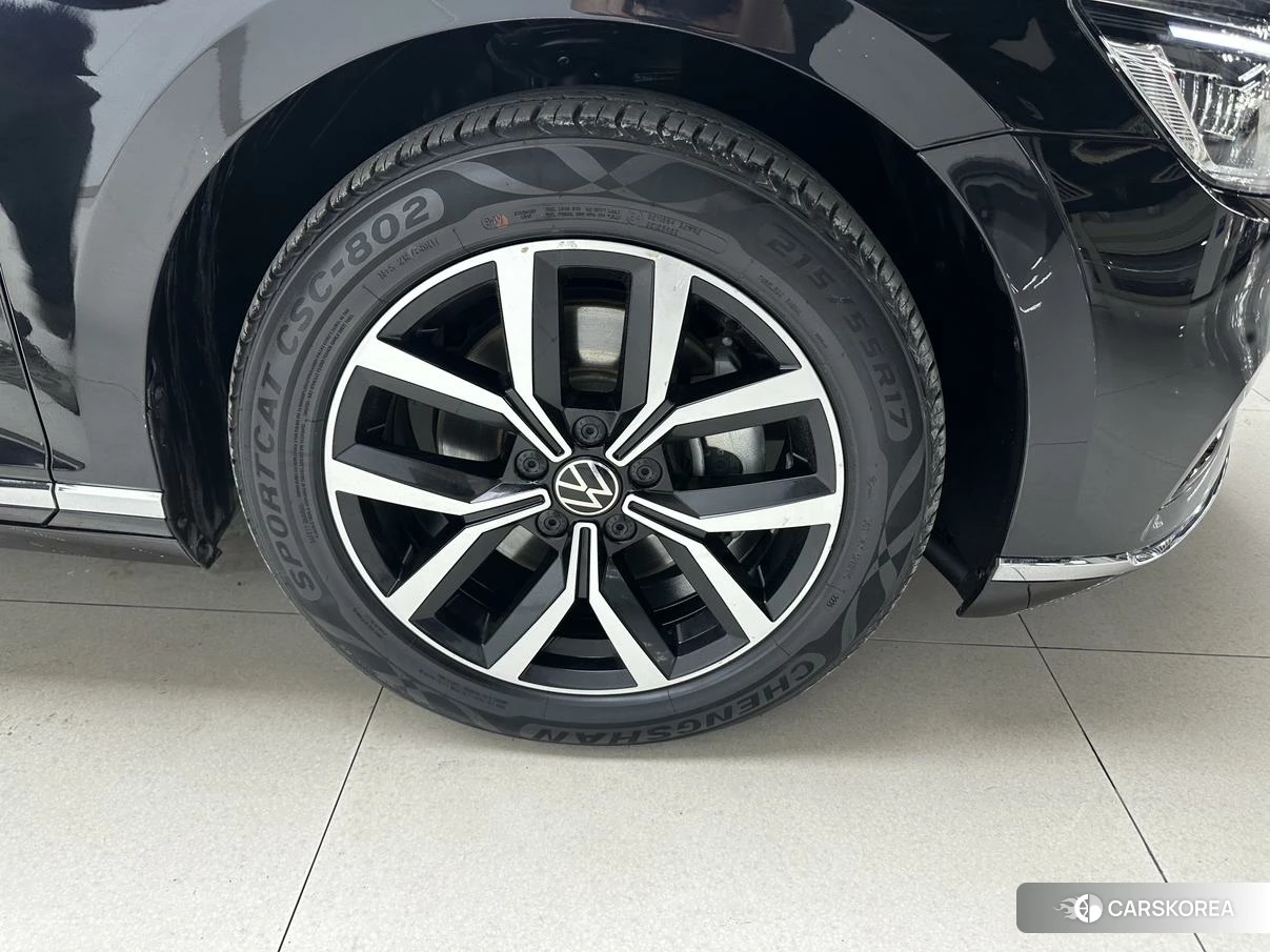Volkswagen Magotan id 4452271 из Китая 11
