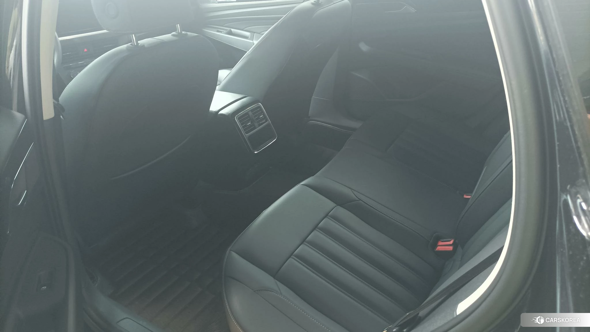 Volkswagen Passat id 4452083 из Китая 9