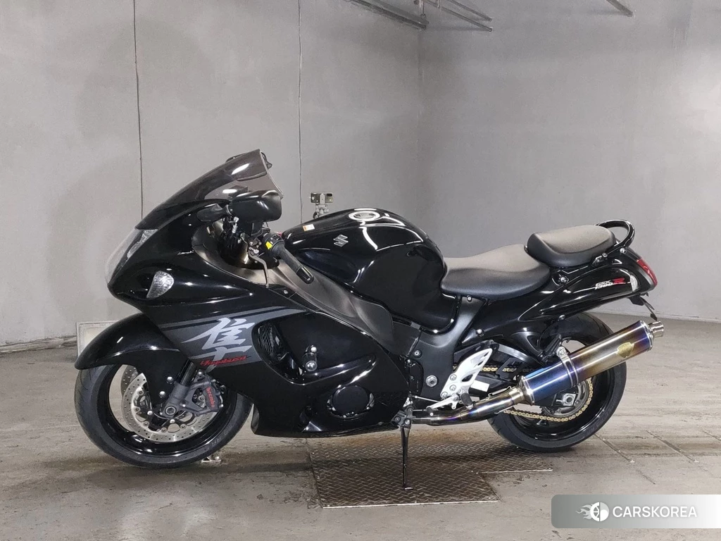 Проданный Suzuki GSX1300R HAYABUSA 2017 из Японии, фото 2