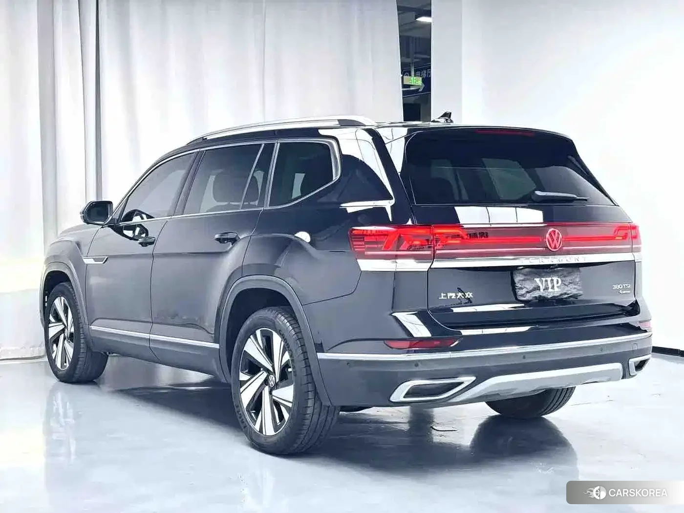 Volkswagen Touareg 2025 Черный из Китая, фото 2