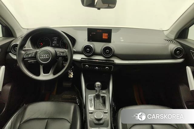 Audi Q2L id 3902322 из Китая 9