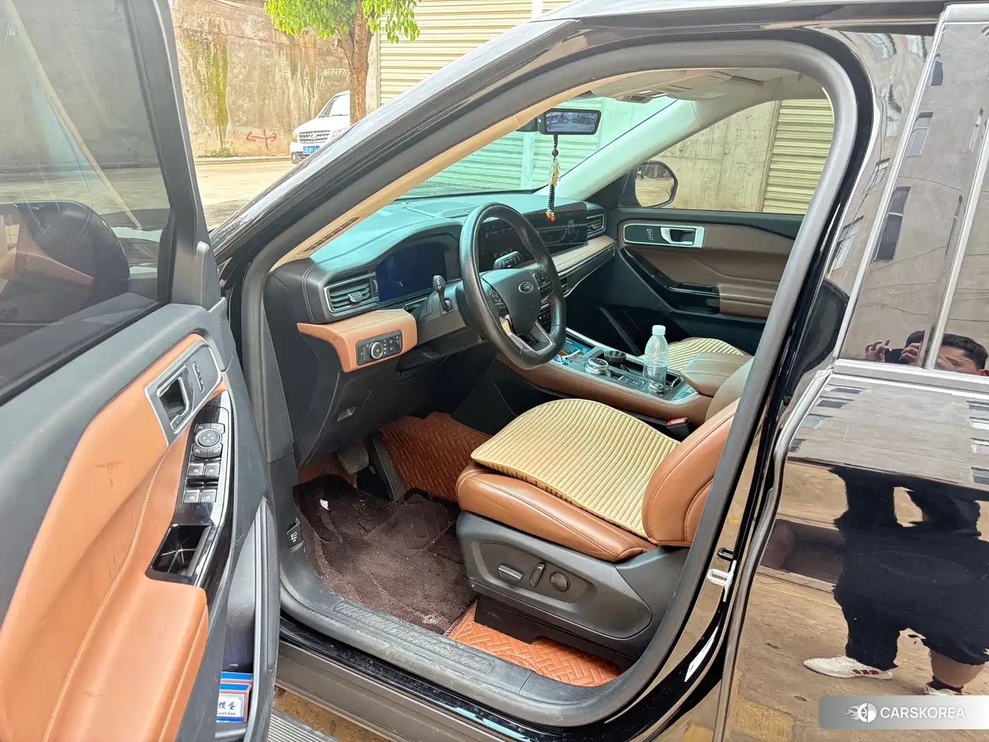 Ford Explorer 2023 Черный из Китая, фото 4
