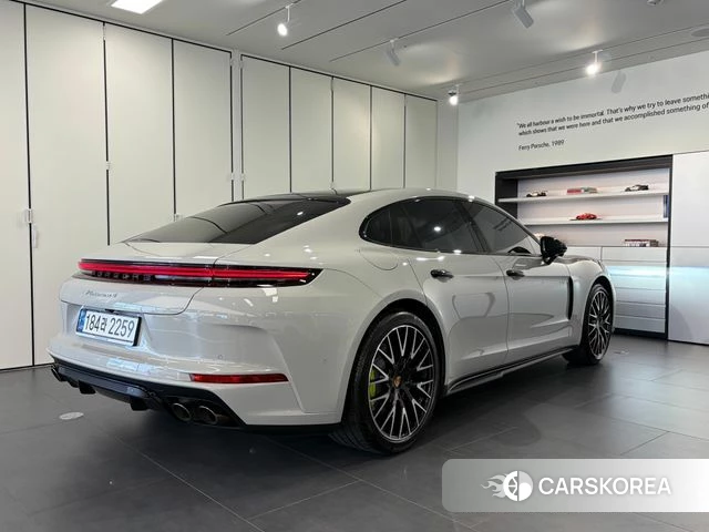 Porsche Panamera (976) 2025 Жемчужный цвет из Кореи, фото 4