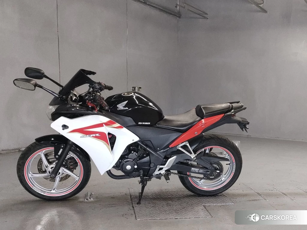 Проданный Honda CBR250R 2011 из Японии