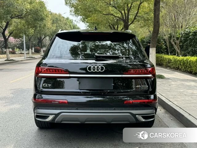 Audi Q7 id 3908165 из Китая 9