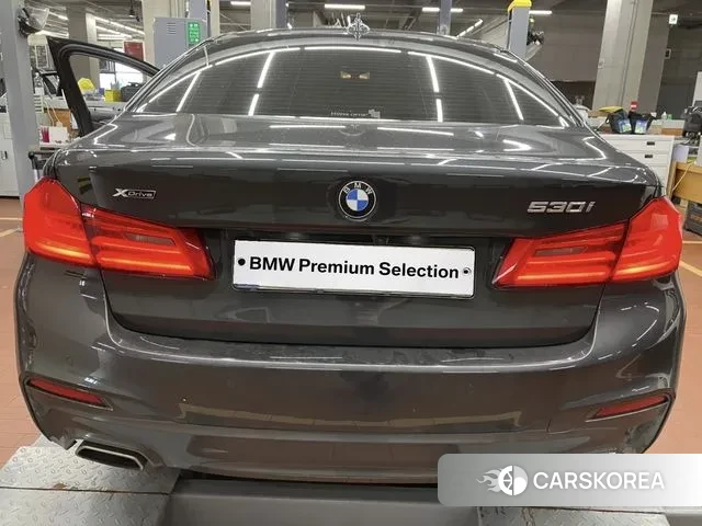 BMW 5 Series (G30) 2020 Серый из Кореи, фото 2