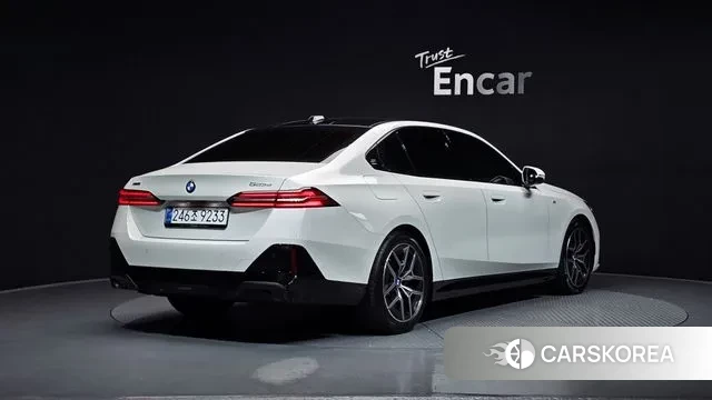 BMW 5 Series (G60) id 3679377 из Кореи 12