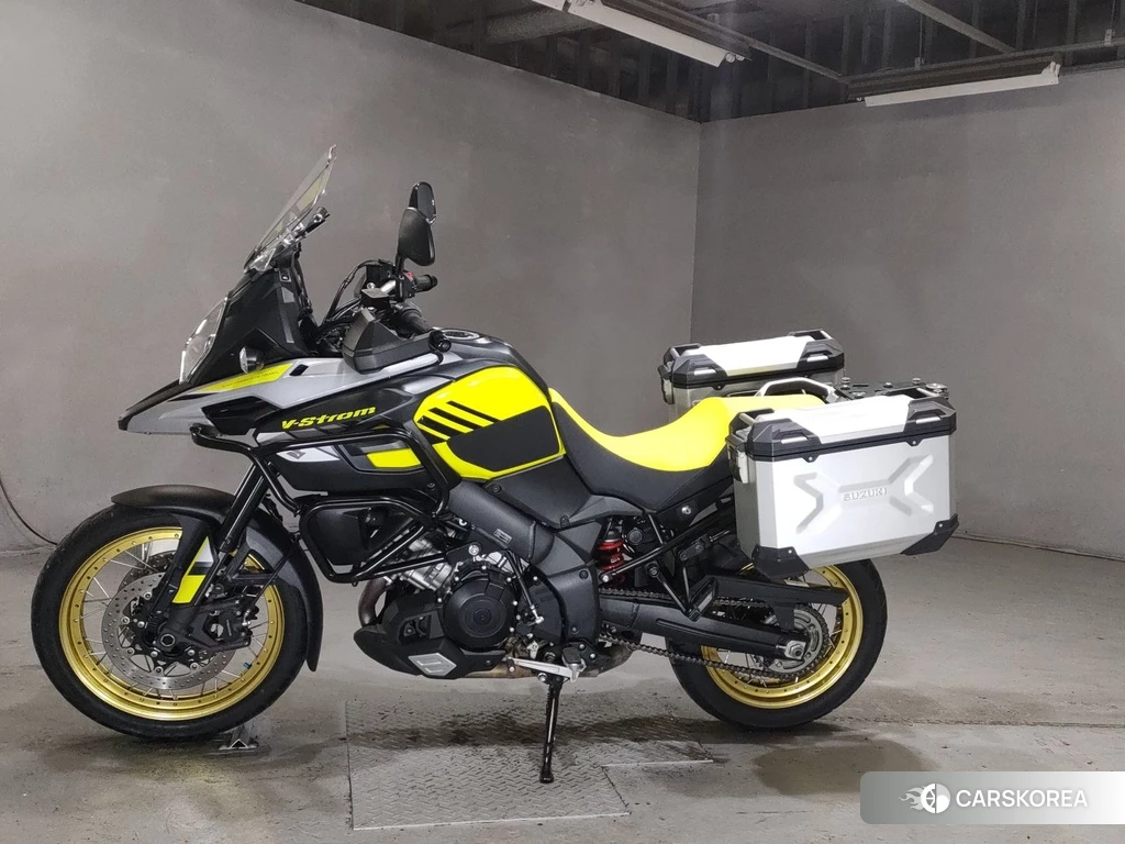 Проданный Suzuki V-STROM 1000XT 2018 из Японии, фото 2