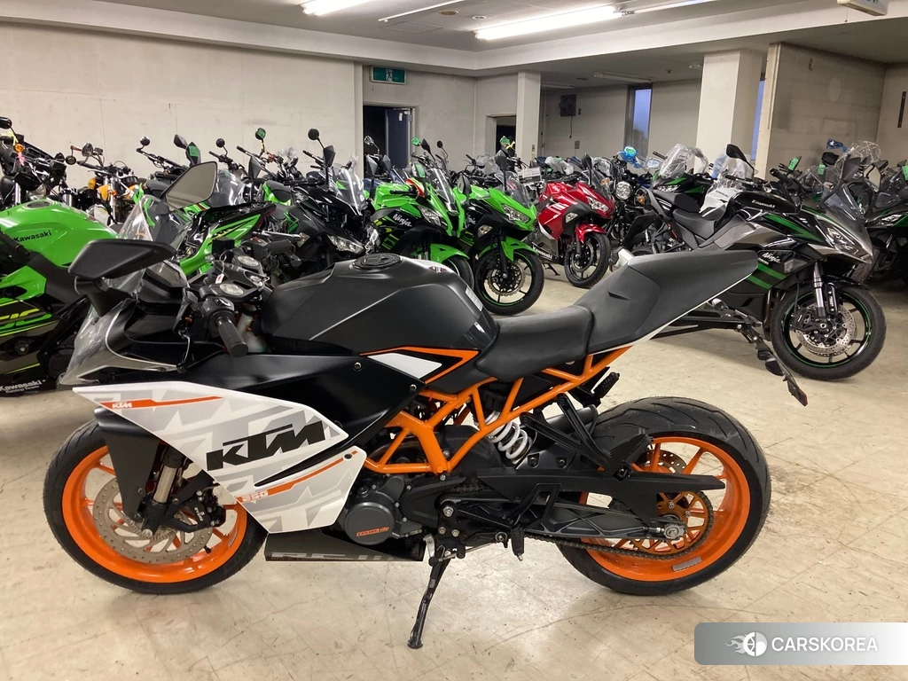 Проданный KTM RC 125 2015 из Японии, фото 2