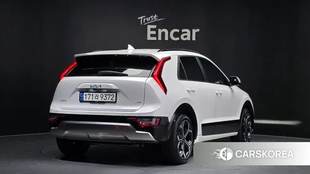 Kia Di Ol Nu Niro 2023 Белый из Кореи, фото 2