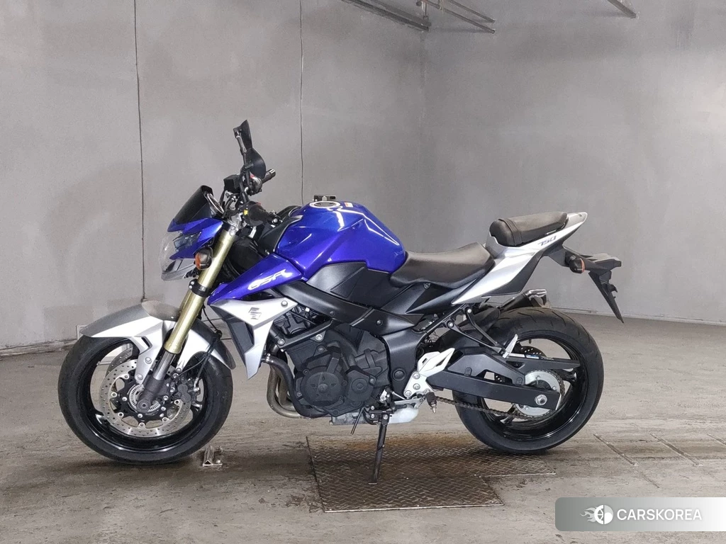 Проданный Suzuki GSR750 2014 из Японии, фото 2