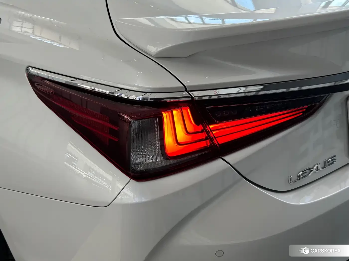Lexus ES id 4686102 из Китая 12
