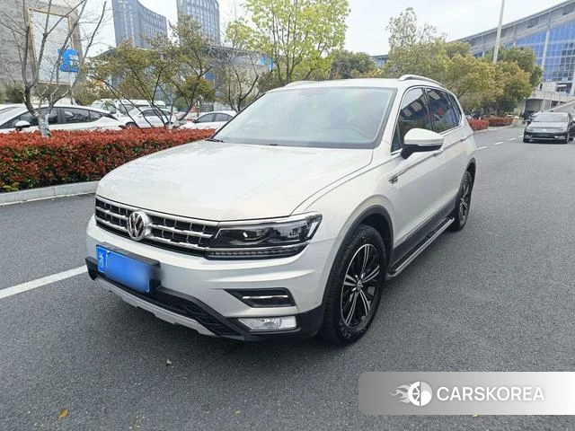 Volkswagen Tiguan L 2018 Серебристо-серый из Китая, фото 4