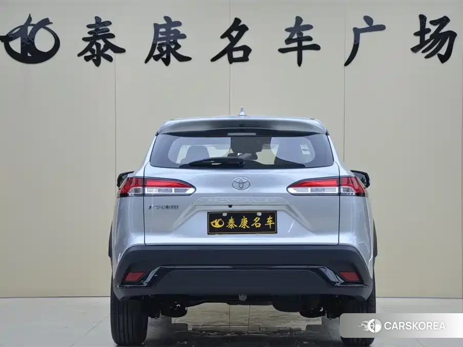 Toyota Frontlander 2026 Silver/gray из Китая, фото 6