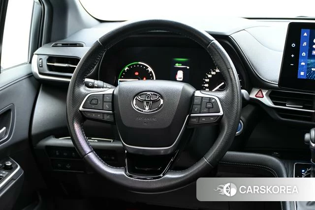 Toyota Saina id 4261783 из Китая 12