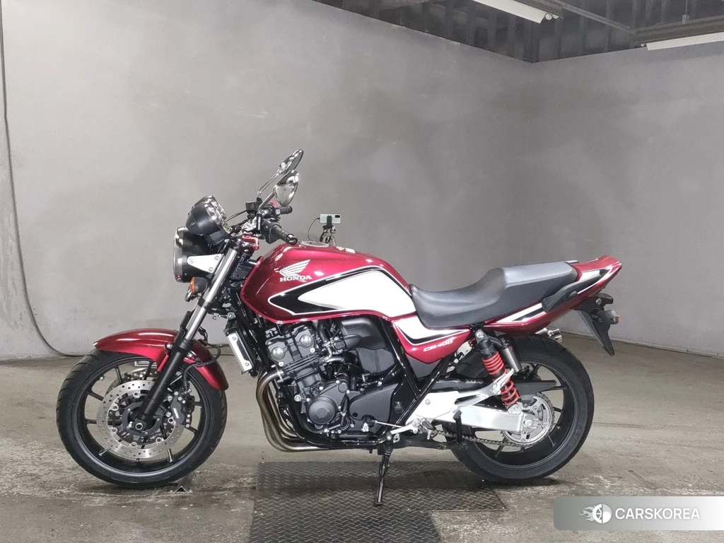 Проданный Honda CB400SF 2021 из Японии, фото 2