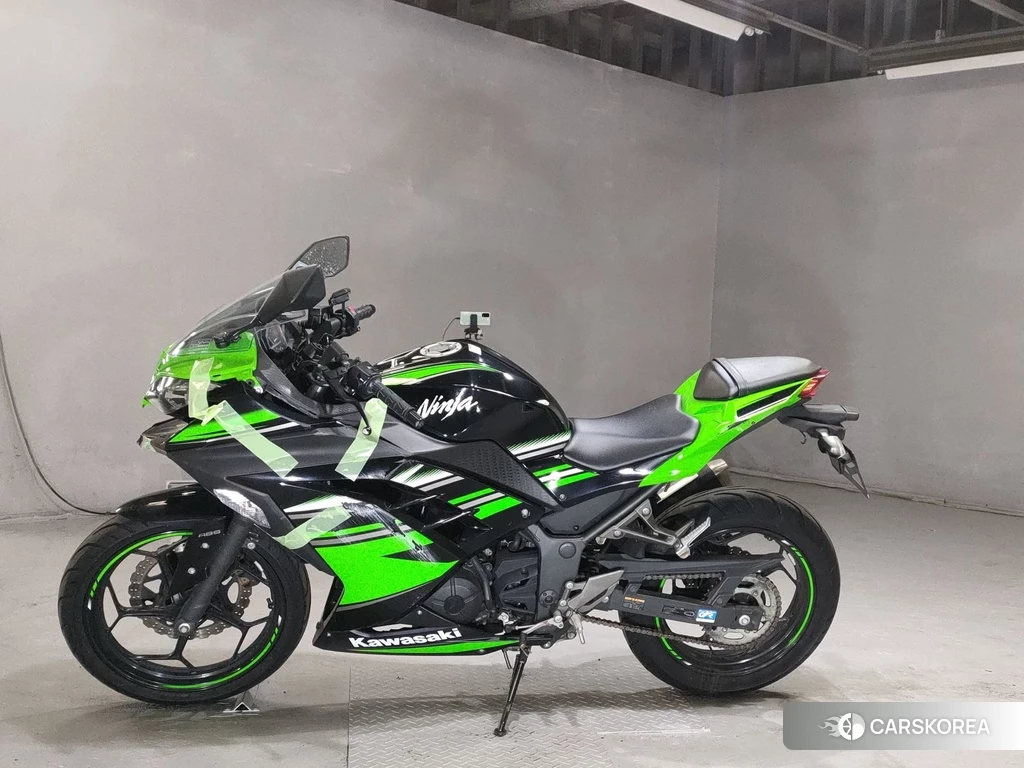 Проданный Kawasaki NINJA 250 2016 из Японии