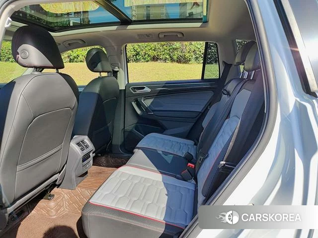 Volkswagen Tiguan L 2023 Белый из Китая, фото 2