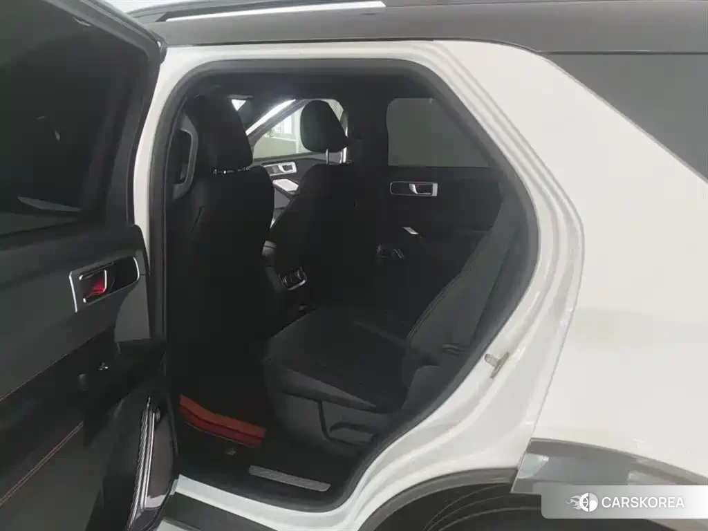Ford Explorer 2022 Белый из Китая, фото 2
