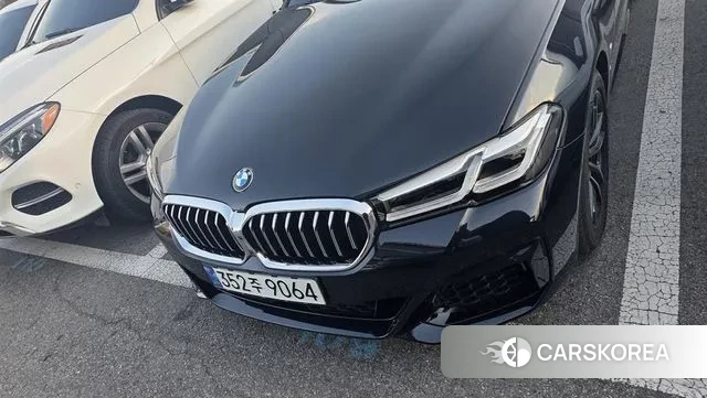 BMW 5 Series (G30) 2023 Черный из Кореи, фото 2