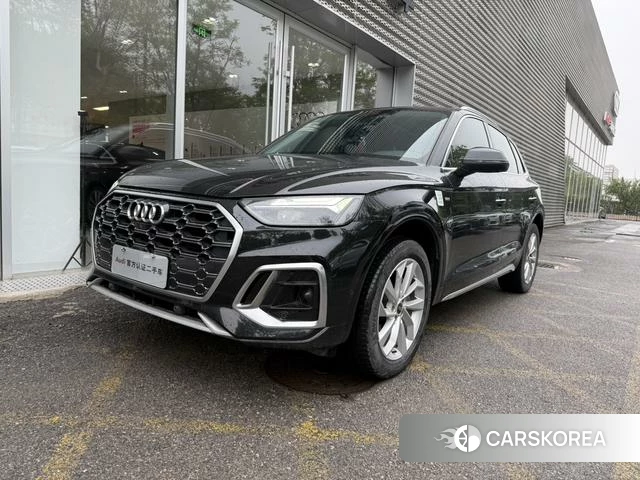 Audi Q5L 2021 Черный из Китая, фото 2