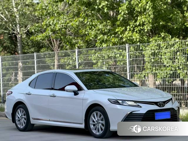 Toyota Camry 2021 Белый из Китая, фото 2