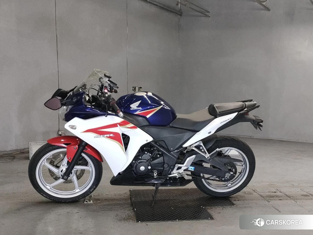 Проданный Honda CBR250R 2011 из Японии