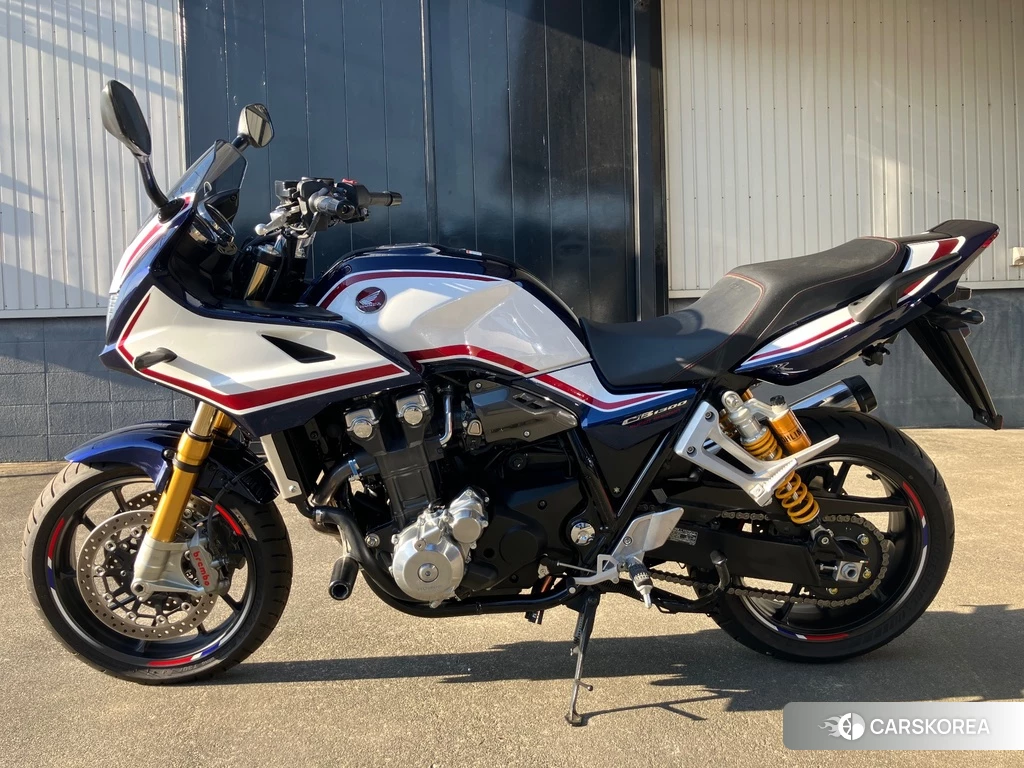 Проданный Honda CB1300SF BOLDOR 2021 из Японии