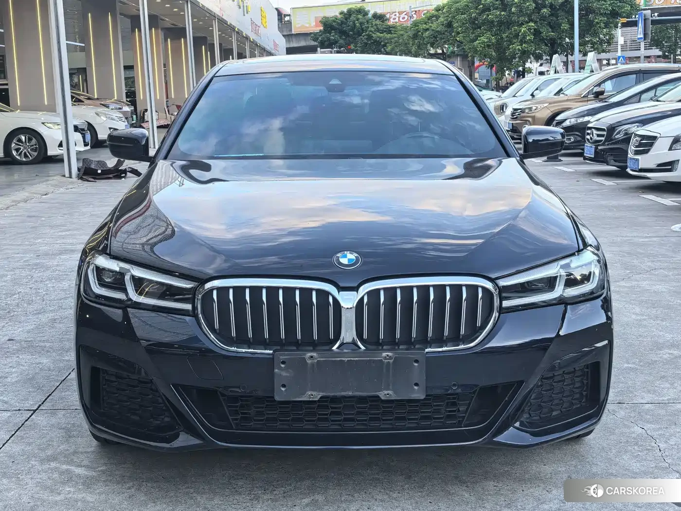 BMW 5 series 2022 Черный из Китая, фото 3