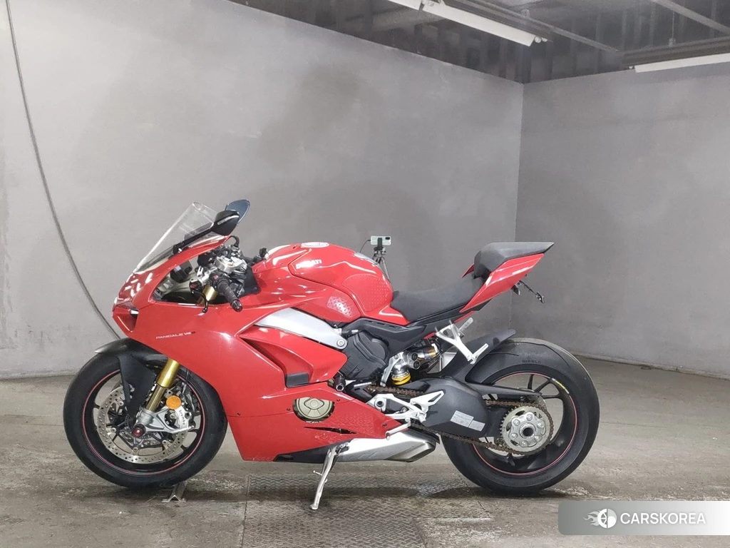 Проданный Ducati PANIGALE V4 S 2019 из Японии, фото 2