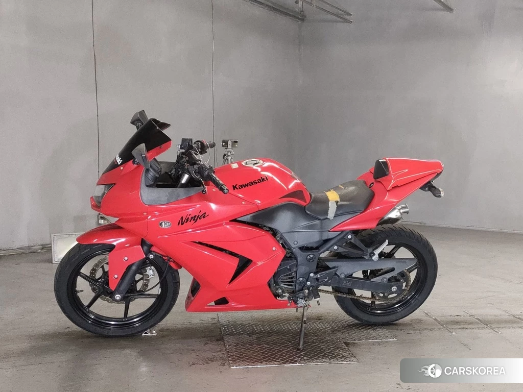 Проданный Kawasaki NINJA 250R 2012 из Японии