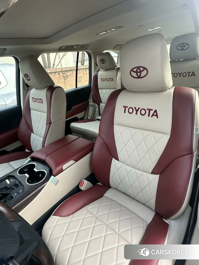 Toyota Land Cruiser (imported) 2025 Белый из Китая, фото 2