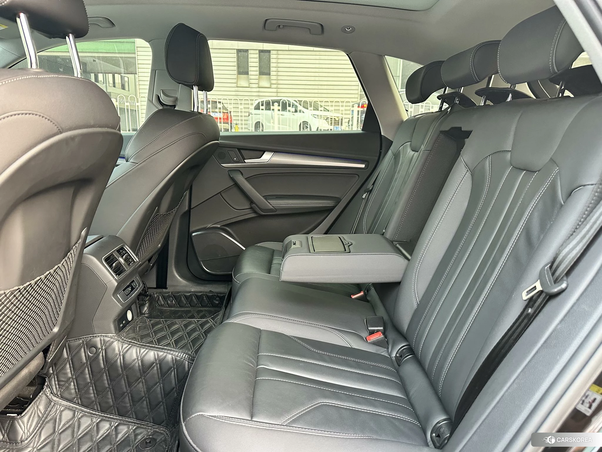 Audi Q5L id 4405987 из Китая 11