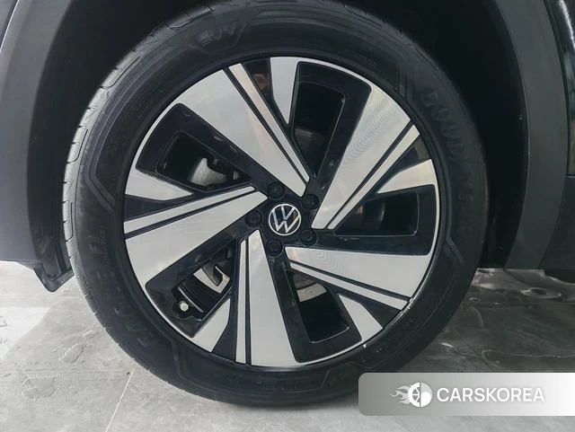 Volkswagen Tourang id 4217390 из Китая 12