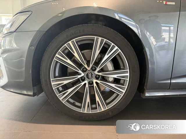 Audi A6L id 4393189 из Китая 7