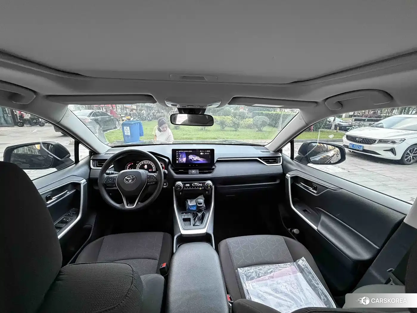 Toyota RAV4 2024 Черный из Китая, фото 6