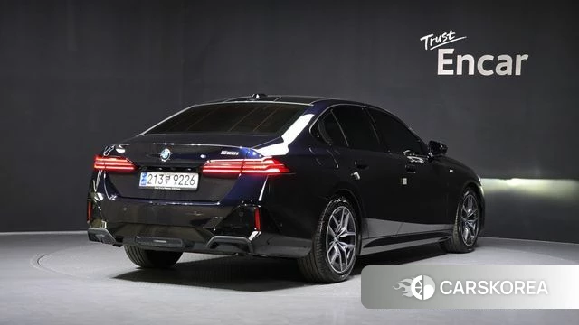 BMW 5 Series (G60) id 3876689 из Кореи 12