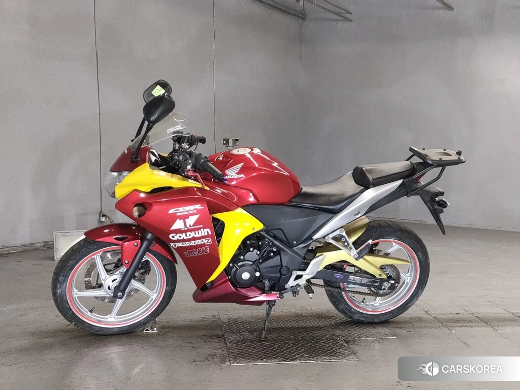 Проданный Honda CBR250R 2011 из Японии