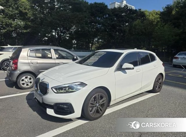 BMW 1 Series (F40) 2021 Белый из Кореи, фото 2