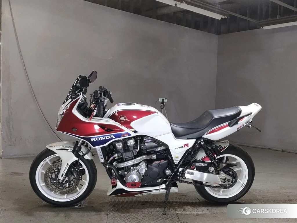 Проданный Honda CB1300SF BOLDOR 2017 из Японии