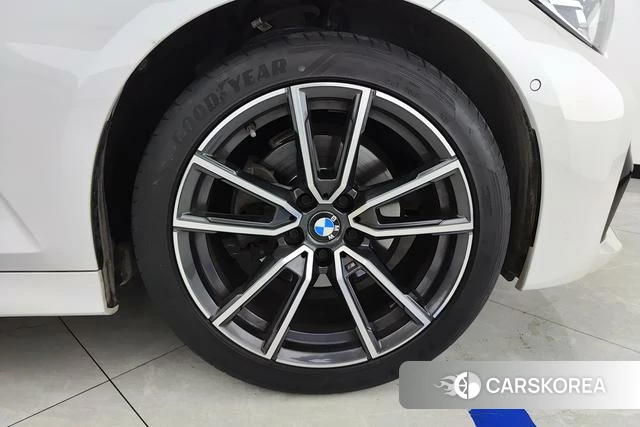 BMW 3 series id 3909144 из Китая 9