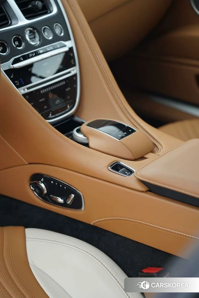 Aston Martin DB11 id 3969204 из Китая 12