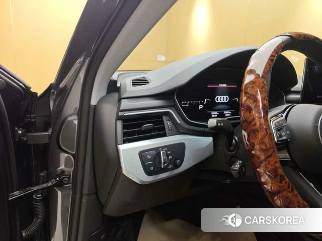 Audi A4L id 4277295 из Китая 12