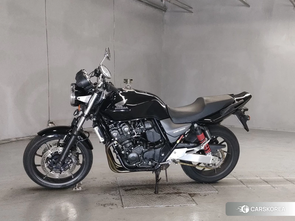 Проданный Honda CB400SF 2019 из Японии, фото 2