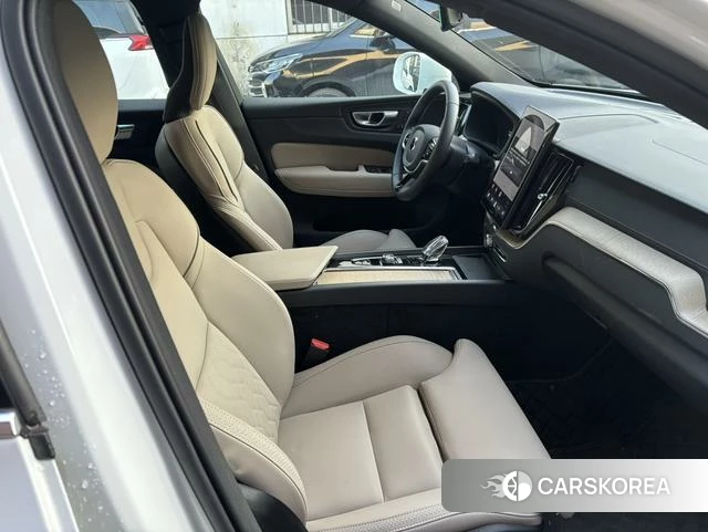 Volvo XC60 2025 Белый из Китая, фото 4