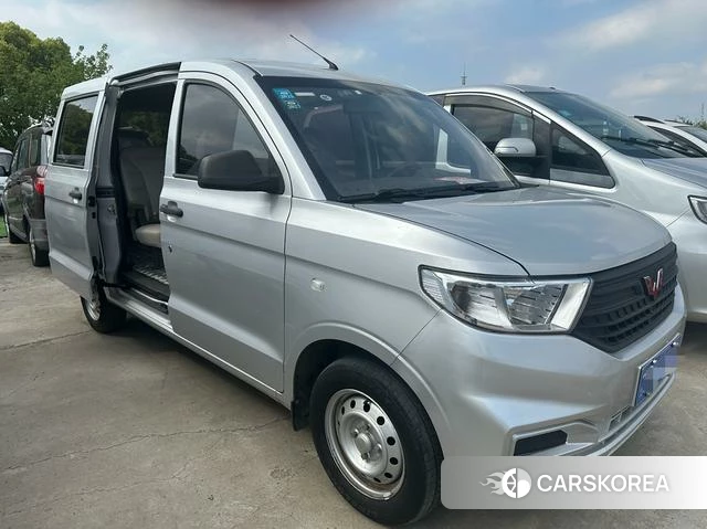 Wuling Automobile Wuling Hongguang V 2023 Серебристо-серый из Китая, фото 2