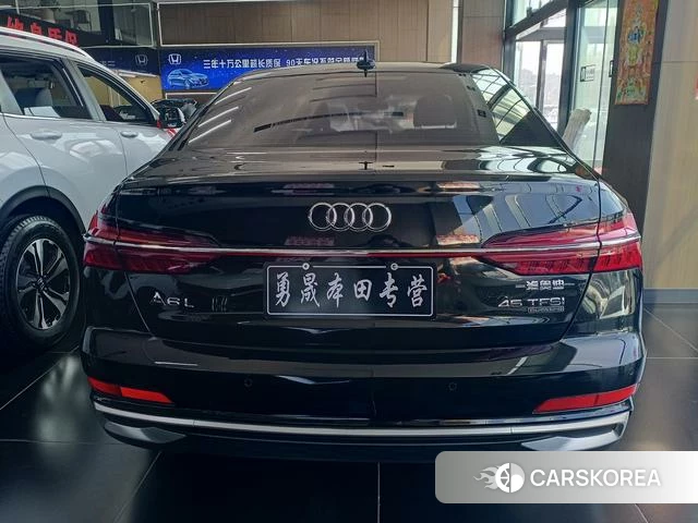 Audi A6L 2021 Черный из Китая, фото 2