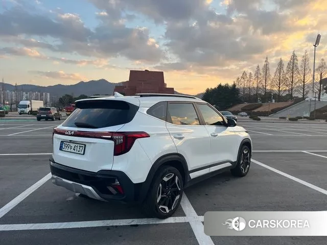 Kia The New Seltos 2023 Белый из Кореи, фото 5