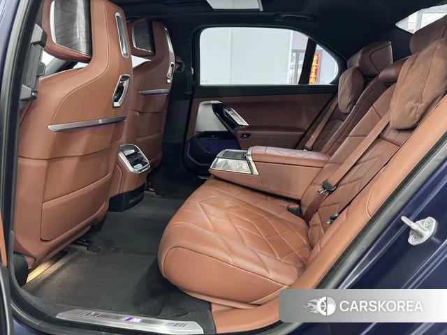 BMW i7 2023 Синий из Китая, фото 2