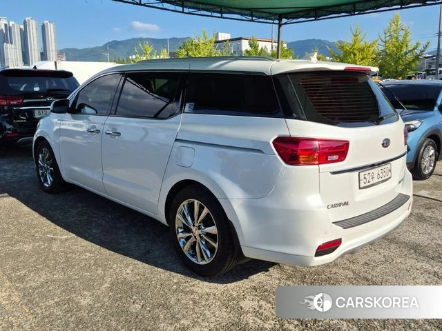 Kia The New Carnival id 4895596 из Кореи 12